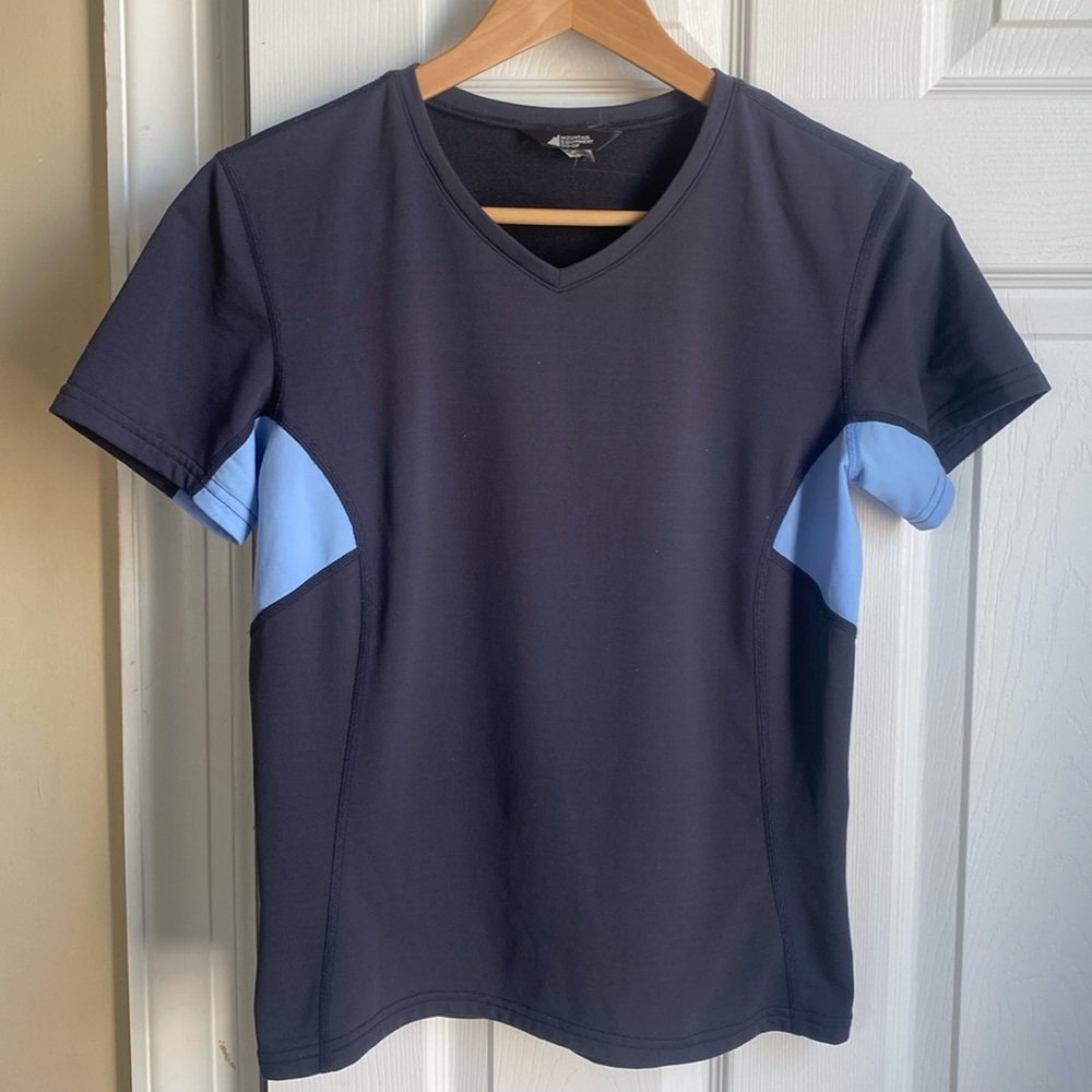 Mountain Equipment Co-op dark blue hiking shirt short sleeved size medium